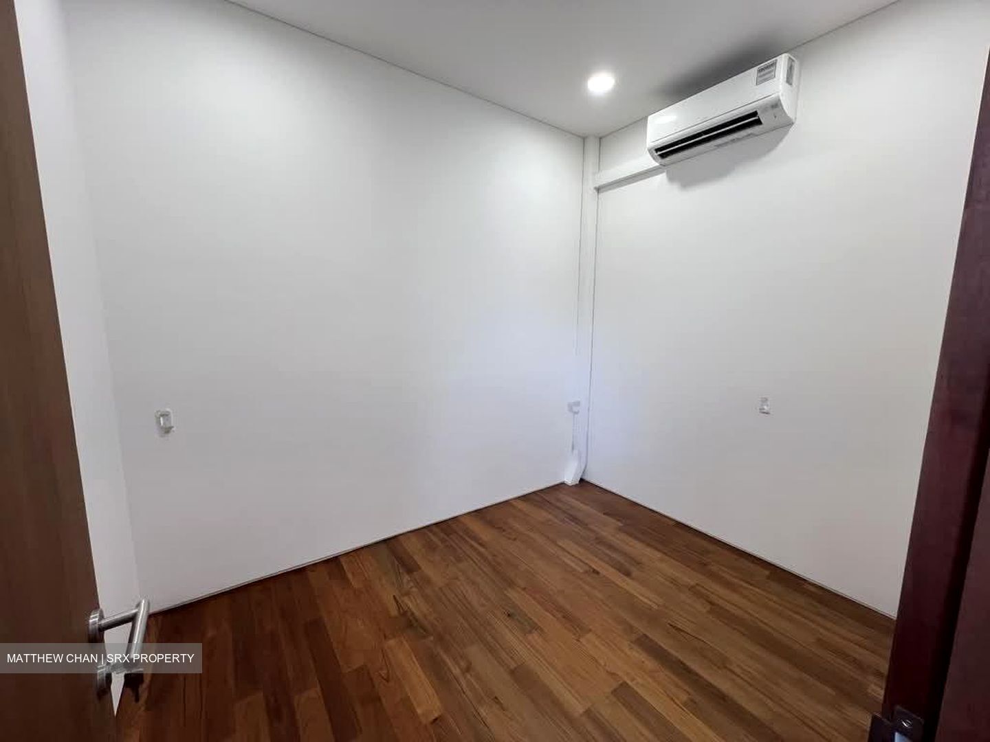 West Coast Road (D5), Terrace #565767561